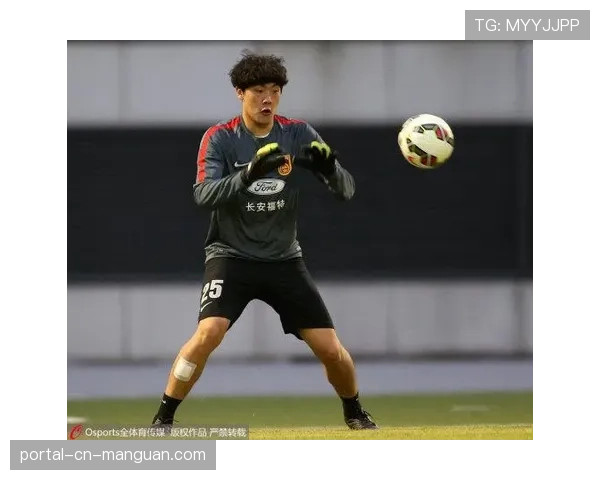 欧足联教练培训班新增“破密集防守”专项高阶课程